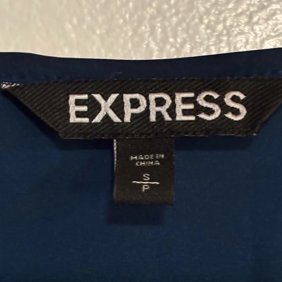 Express Women's Cap Sleeve Top, size Small - Picture 2 of 6